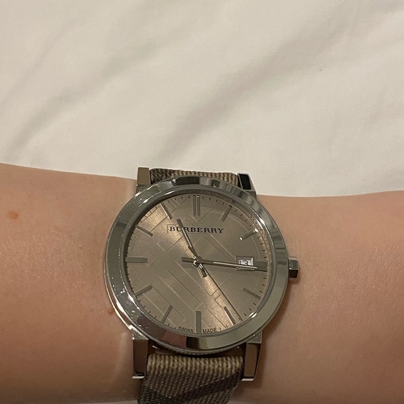 Women’s Burberry Watch - Picture 10 of 14